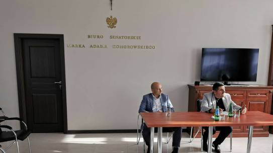 Przewodniczący Rad Powiatowych Podlaskiej Izby Rolniczej w Łomży Zdzisław Łuba i w Zambrowie Wojciech Łuba wraz z delegatami spotkali się z Senatorem RP  Markiem Adamem Komorowskim